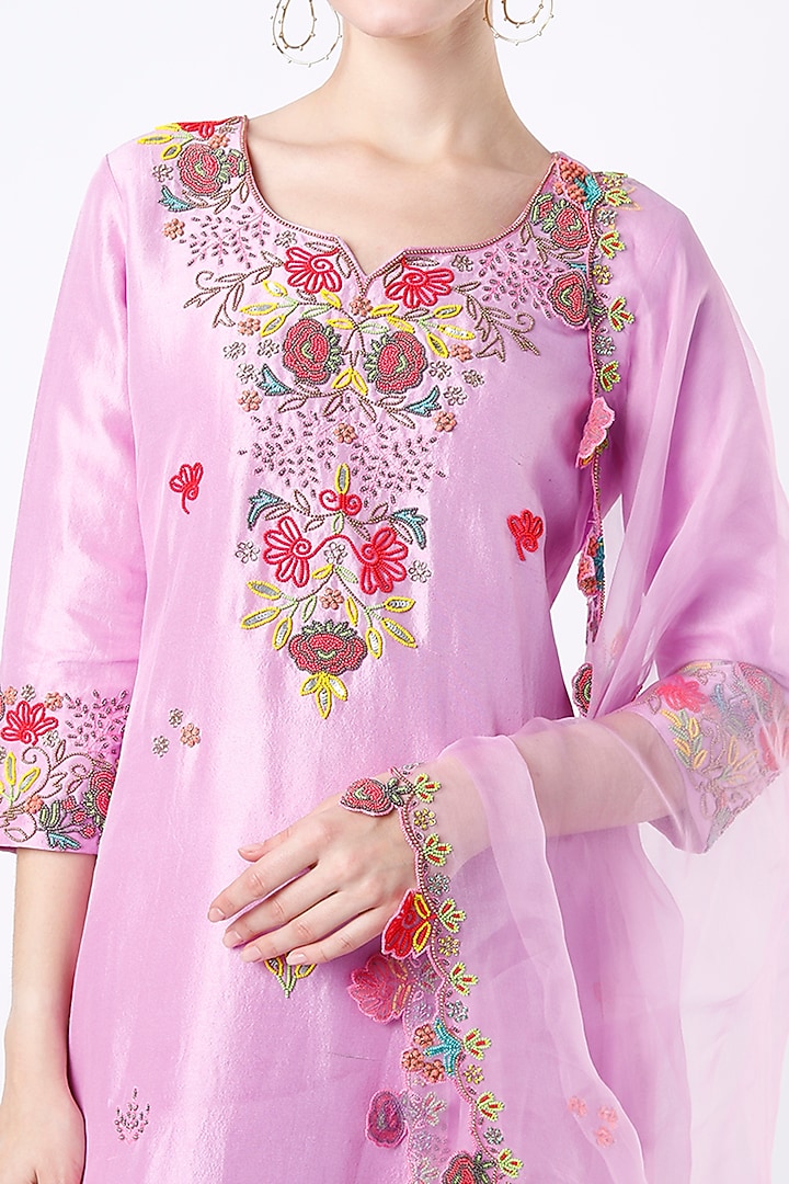 Electric Lavender Hand Embroidered Straight Kurta Set by Kasturi Tikmani at Pernia's Pop Up Shop