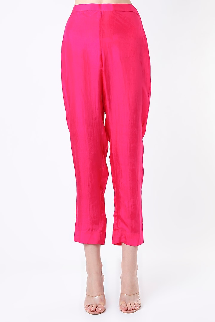 Rani Pink Hand Embroidered Straight Kurta Set by Kasturi Tikmani at Pernia's Pop Up Shop