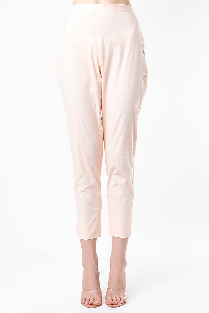 Peach Dupion Silk Kurta Set by Kasturi Tikmani at Pernia's Pop Up Shop