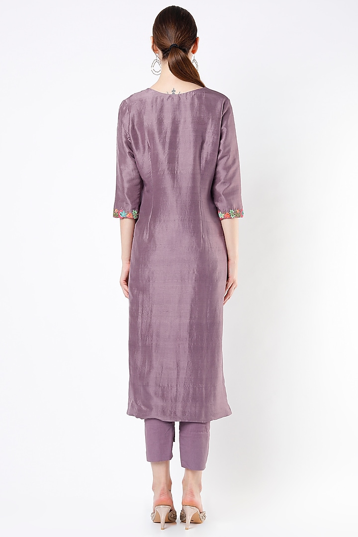 Dull Purple Hand Embroidered Straight Kurta Set by Kasturi Tikmani at Pernia's Pop Up Shop