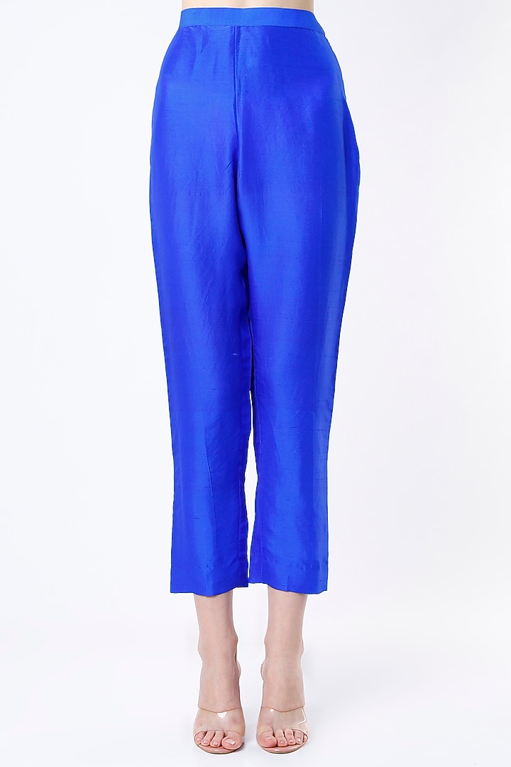 Light Royal Blue Hand Embroidered Straight Kurta Set by Kasturi Tikmani at Pernia's Pop Up Shop