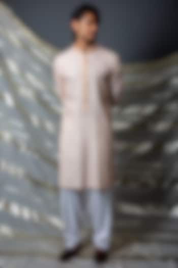 Off-White Silk Kurta Set by Kunal Anil Tanna at Pernia's Pop Up Shop