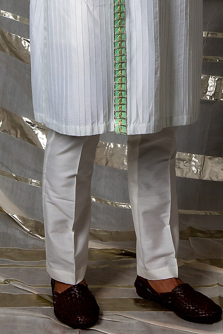 Off-White Cotton Kurta Set by Kunal Anil Tanna at Pernia's Pop Up Shop