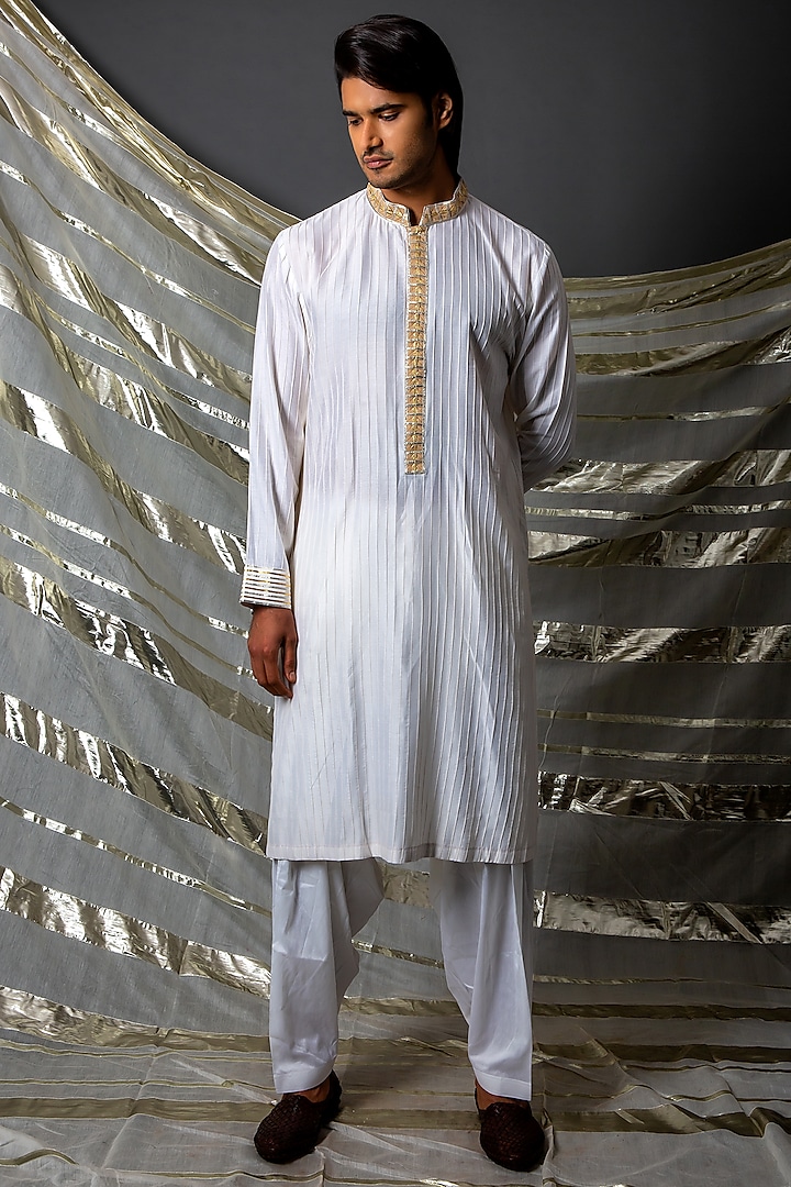Off-White Silk Kurta Set by Kunal Anil Tanna at Pernia's Pop Up Shop