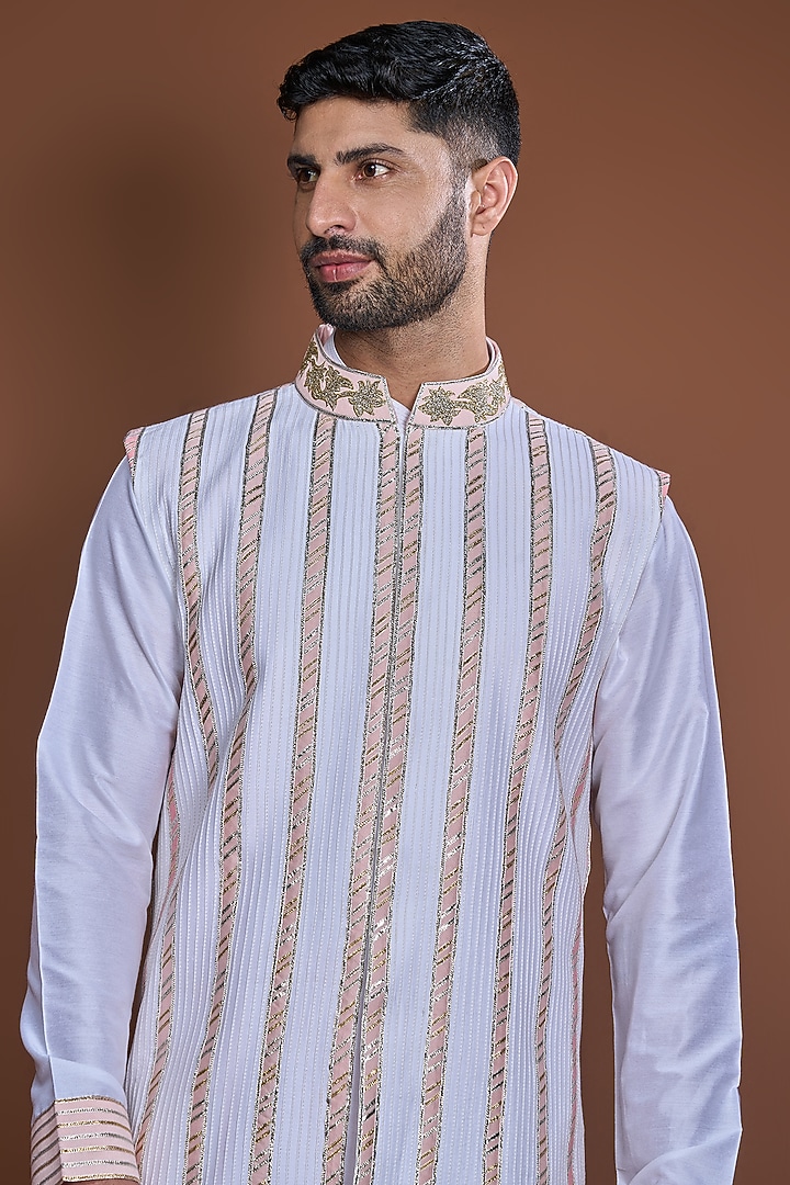 Off-White Cotton Zari Striped Bundi Jacket Set by Kunal Anil Tanna at Pernia's Pop Up Shop