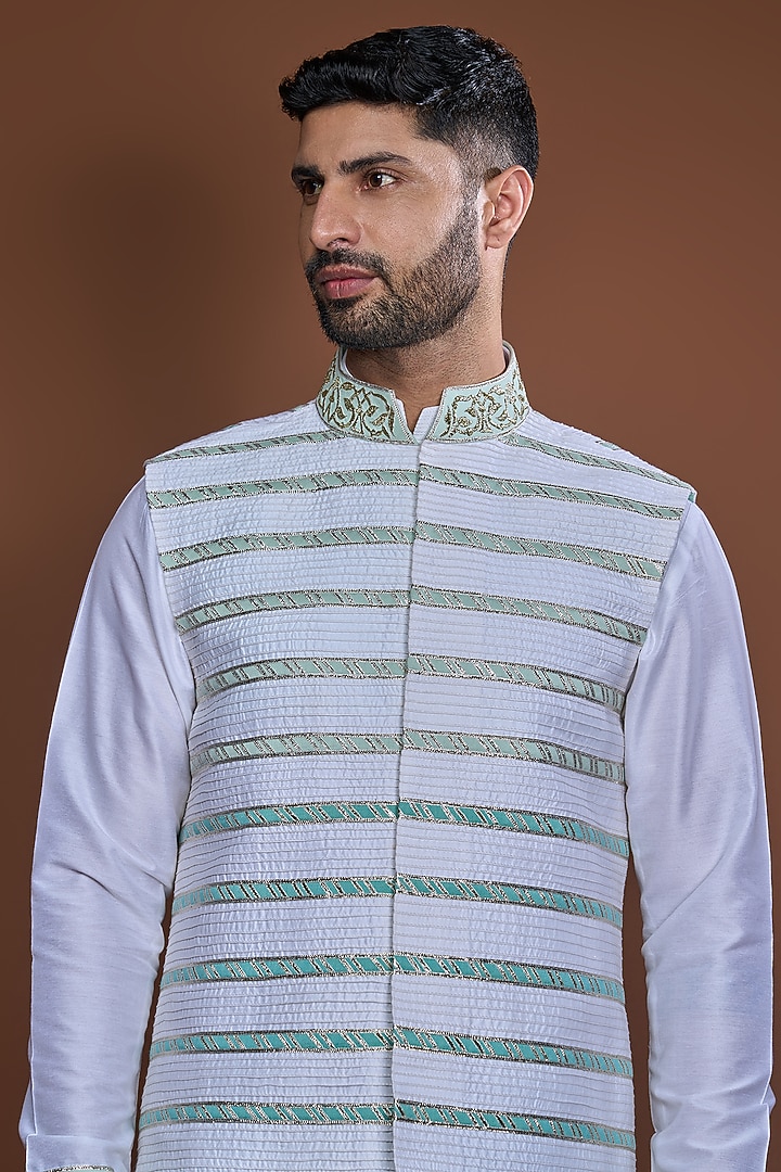 Off-White Cotton Zari Striped Bundi Jacket Set by Kunal Anil Tanna at Pernia's Pop Up Shop