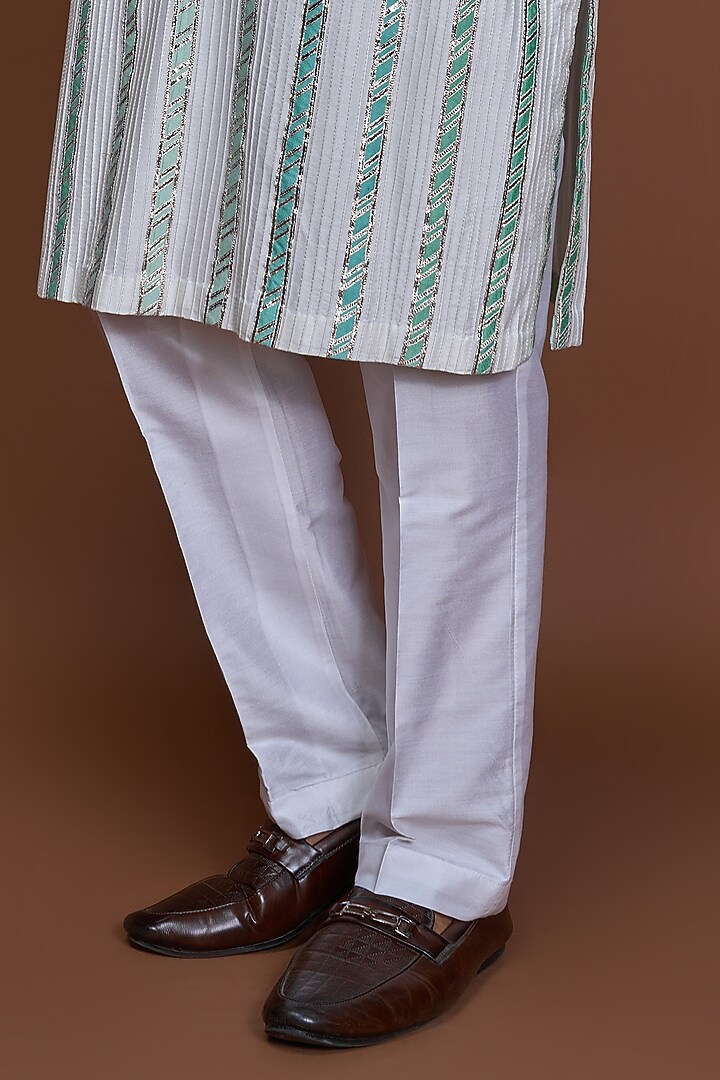 Off-White Cotton Zari Striped Textured Kurta Set by Kunal Anil Tanna at Pernia's Pop Up Shop