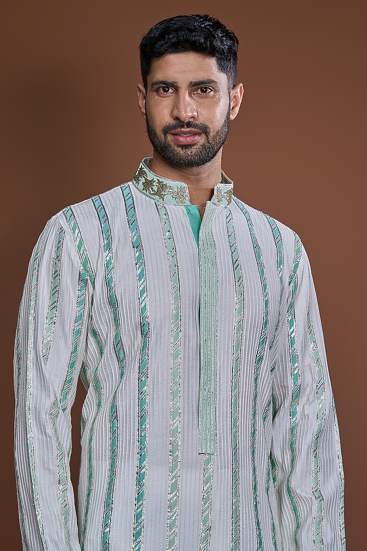 Off-White Cotton Zari Striped Textured Kurta Set by Kunal Anil Tanna at Pernia's Pop Up Shop