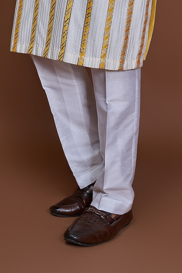 Off-White Cotton Zari Striped Textured Kurta Set by Kunal Anil Tanna at Pernia's Pop Up Shop