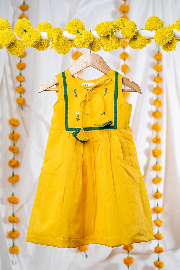 Yellow Maheshwari Cotton Bead Embroidered Dress For Girls by Kattan Kids at Pernia's Pop Up Shop