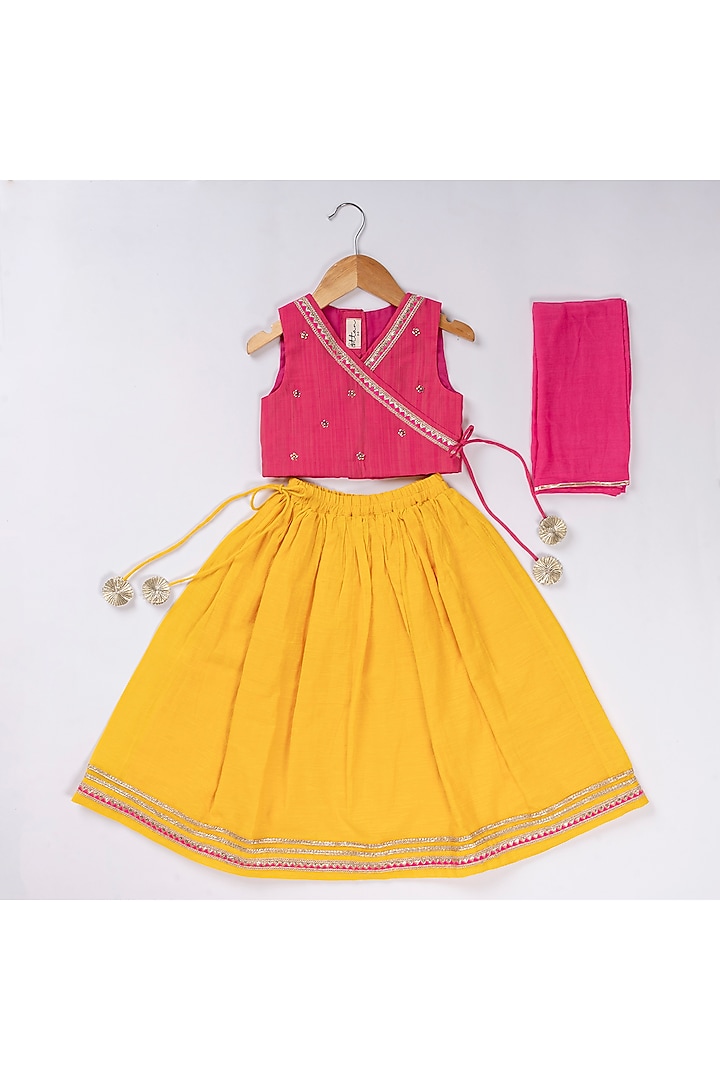 Yellow Maheshwari Cotton Gota Lace Lehenga Set For Girls by Kattan Kids at Pernia's Pop Up Shop