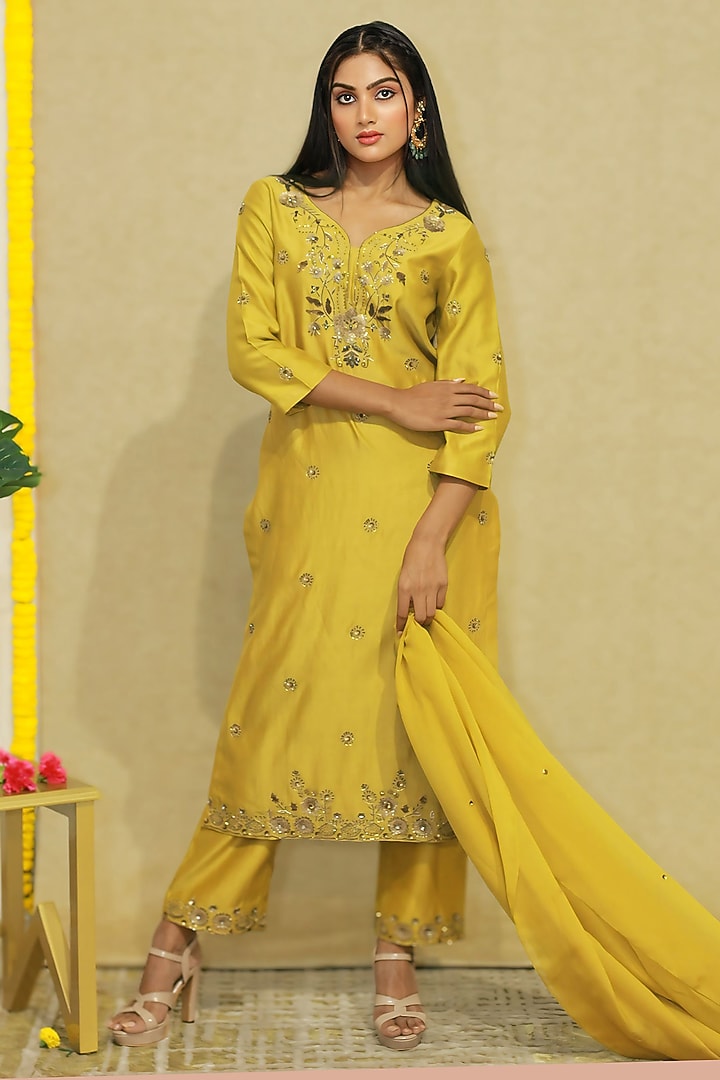 Olive Green Chanderi Dabka Hand Embroidered Kurta Set by KANIKA VERMA at Pernia's Pop Up Shop