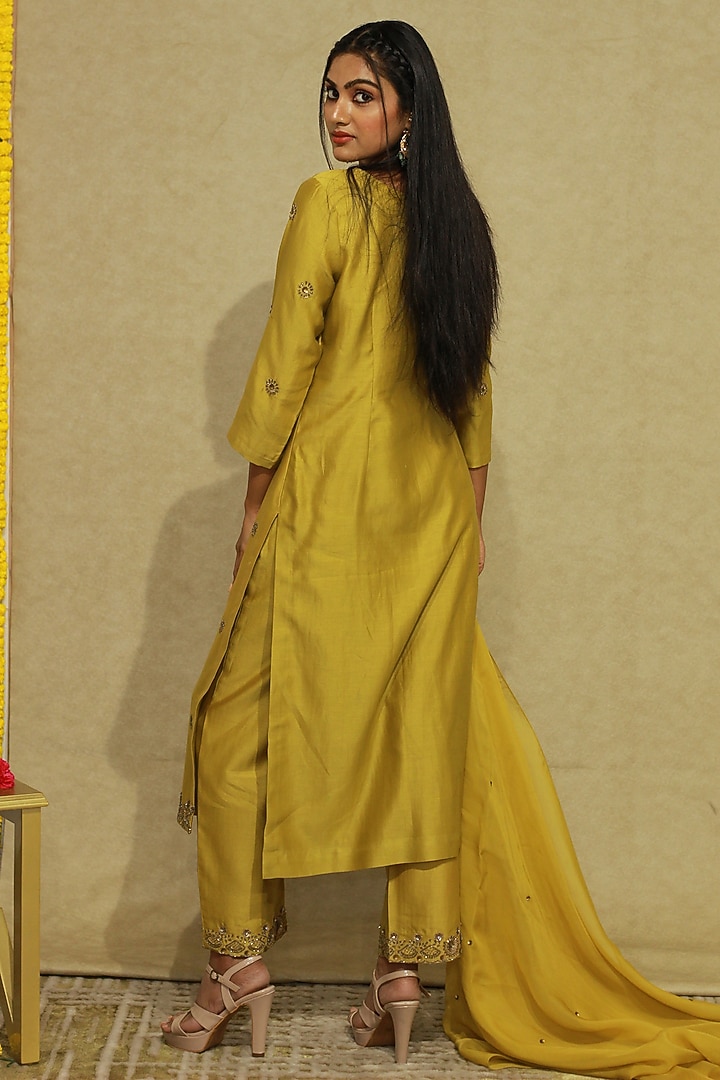 Olive Green Chanderi Dabka Hand Embroidered Kurta Set by KANIKA VERMA at Pernia's Pop Up Shop