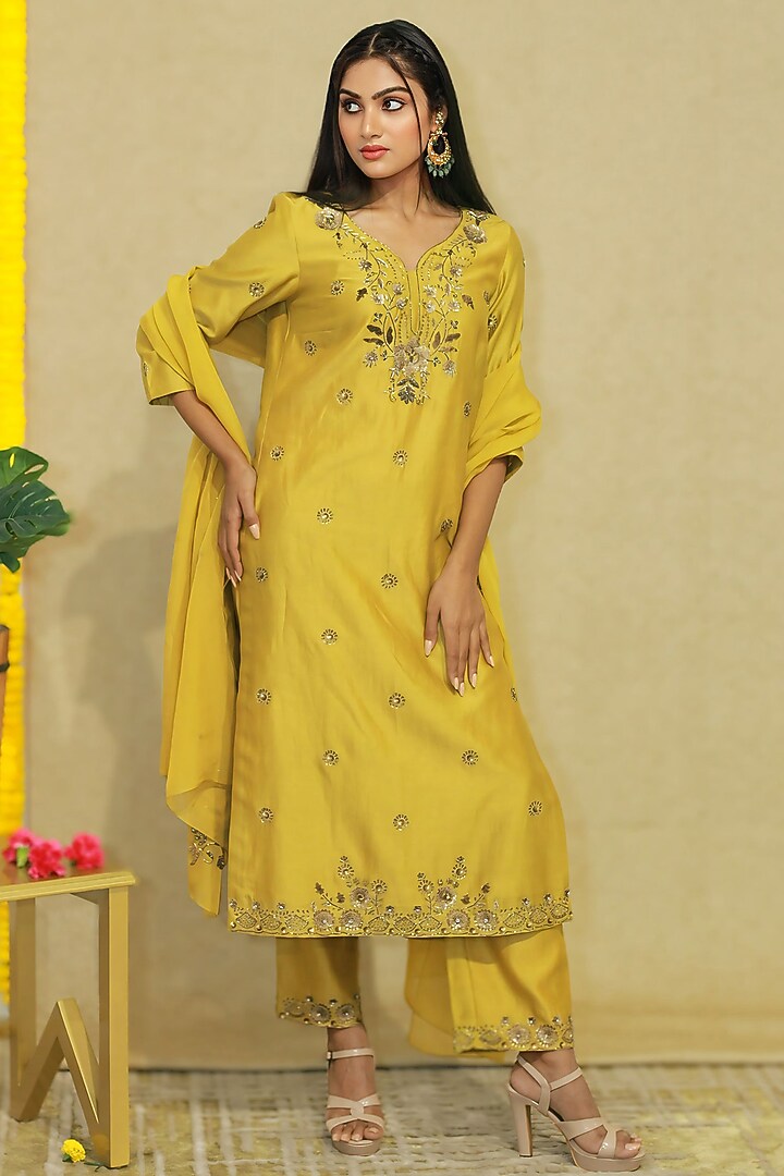 Olive Green Chanderi Dabka Hand Embroidered Kurta Set by KANIKA VERMA at Pernia's Pop Up Shop