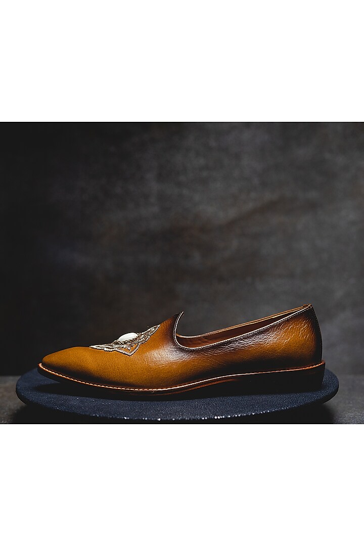Tan Brown Embroidered Juttis by Kavith at Pernia's Pop Up Shop