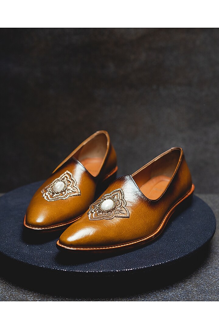 Tan Brown Embroidered Juttis by Kavith at Pernia's Pop Up Shop