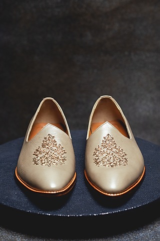 White Leather Embroidered Juttis by Kavith