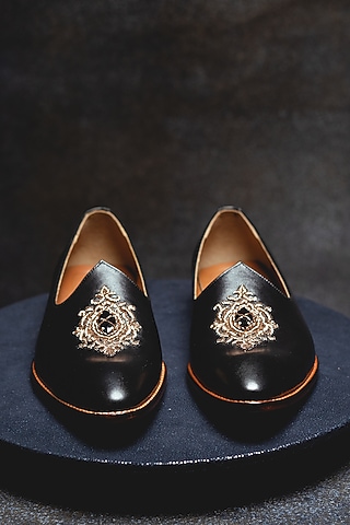 Black Embroidered Juttis by Kavith