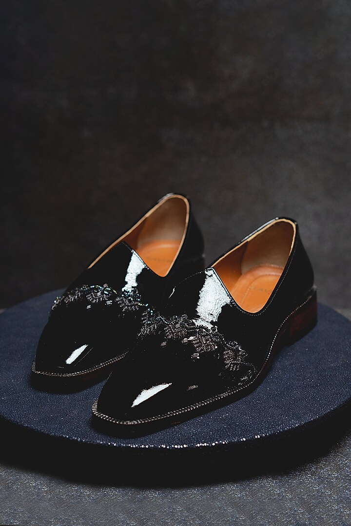 Black Leather Embroidered Juttis by Kavith at Pernia's Pop Up Shop
