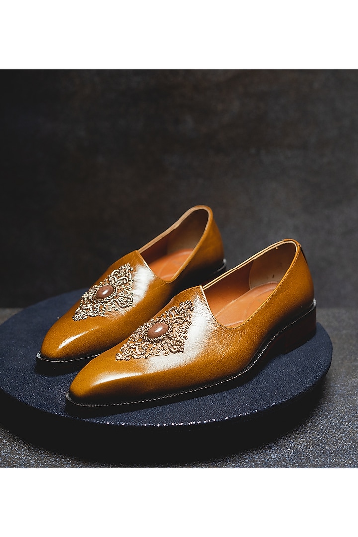 Tan Leather Embroidered Juttis by Kavith at Pernia's Pop Up Shop