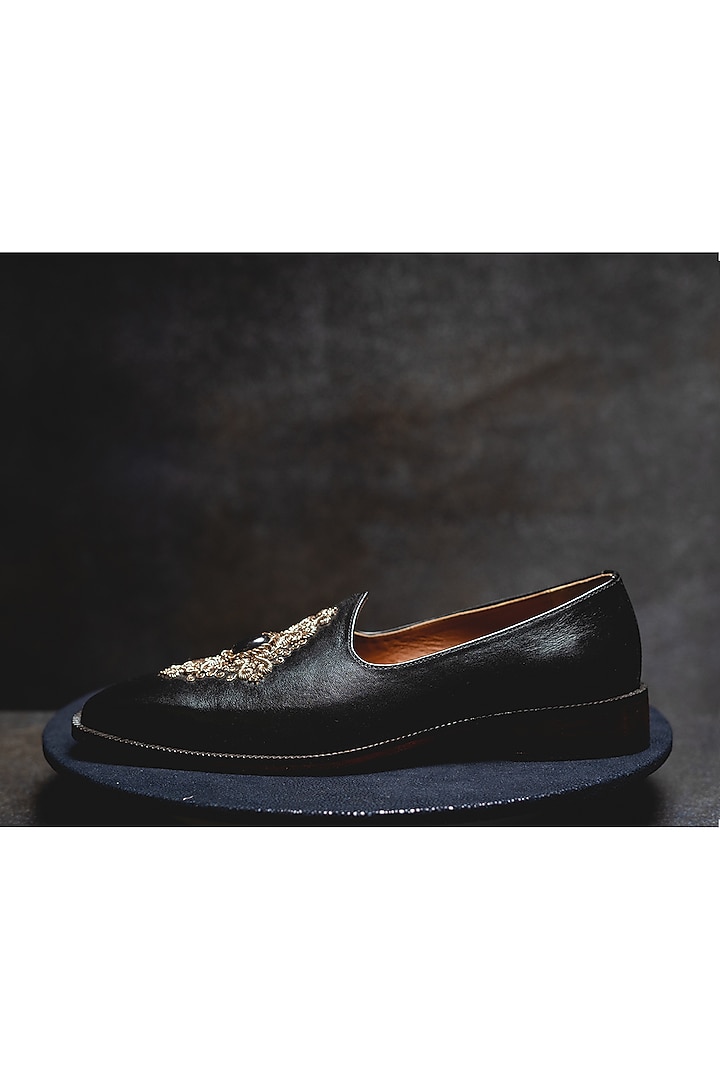 Black Embroidered Juttis In Leather by Kavith at Pernia's Pop Up Shop