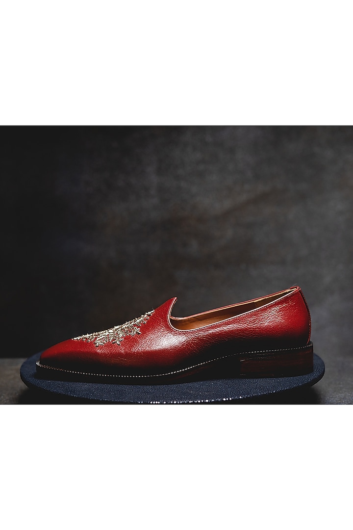 Red Embroidered Juttis by Kavith at Pernia's Pop Up Shop