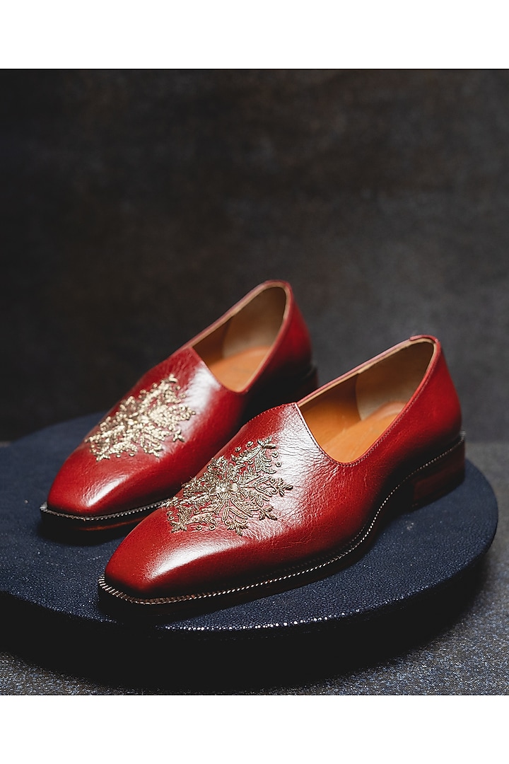 Red Embroidered Juttis by Kavith at Pernia's Pop Up Shop