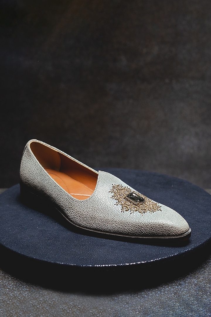 Grey Embroidered Juttis by Kavith at Pernia's Pop Up Shop