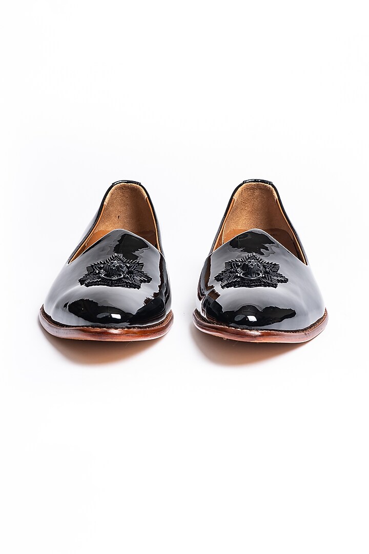 Black Embroidered Juttis by Kavith at Pernia's Pop Up Shop