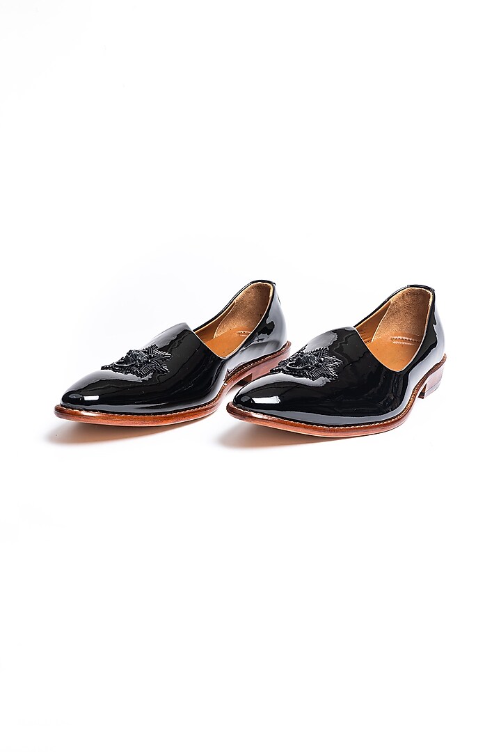 Black Embroidered Juttis by Kavith at Pernia's Pop Up Shop