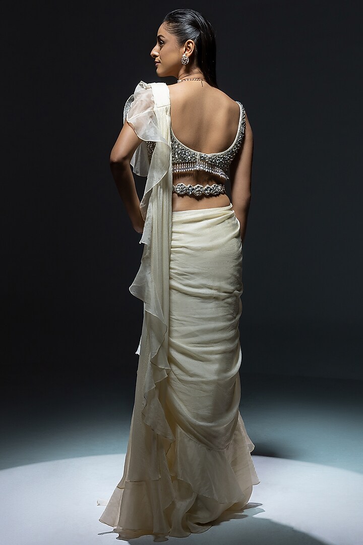 Ivory Pure Chiffon & Pure Organza Pre-Draped Wedding Saree Set by Kavita Arora at Pernia's Pop Up Shop
