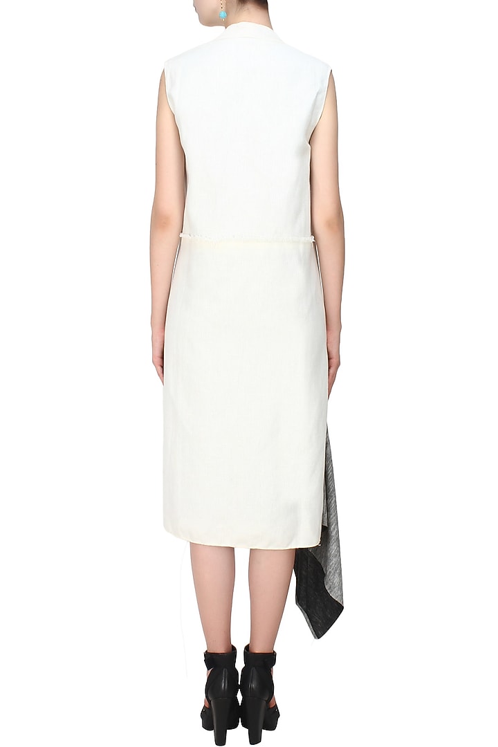 Kapda by Urvashi Kaur presents Cream linen khadi sleeveless long jacket available only at Pernia's Pop Up Shop.