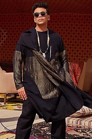 Black Handwoven Cotton Kurta by Antar Agni Men