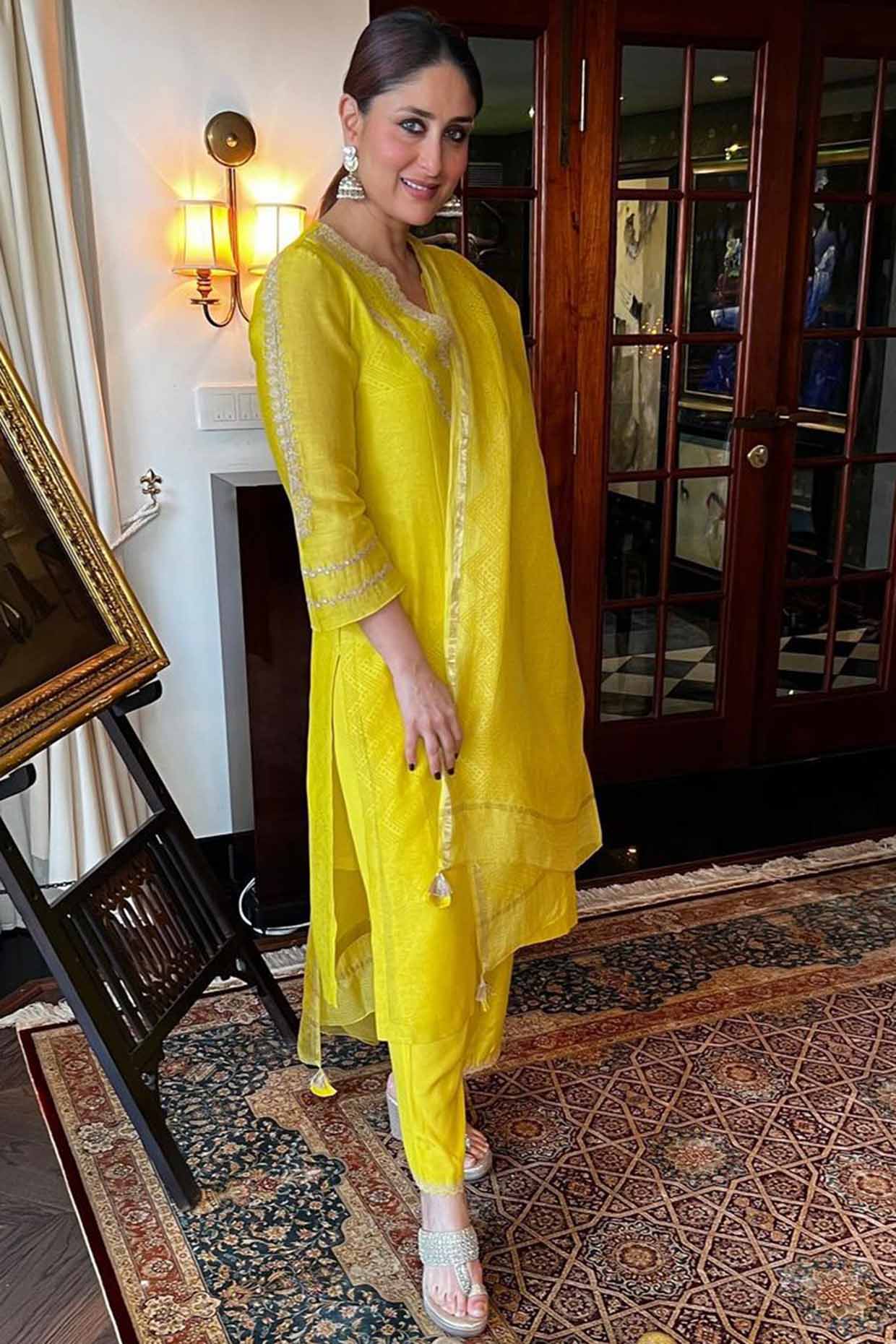 Shop Kareena Kapoor s Designer Saree Lehenga Anarkali 2024