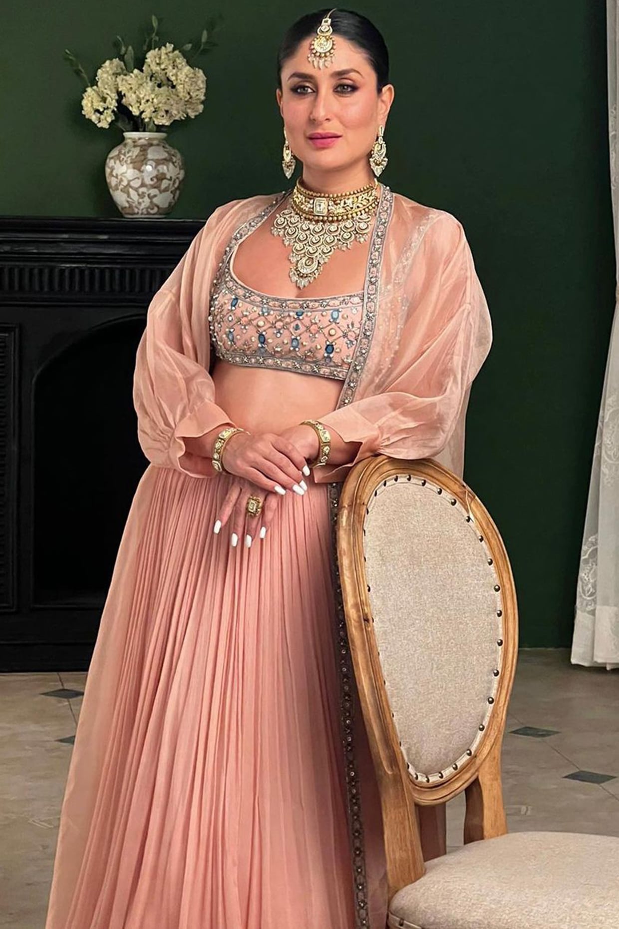 Kareena kapoor dresses online shopping discount