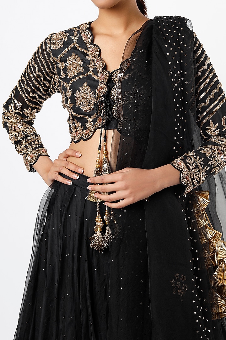 Black Embroidered Wedding Lehenga Set by Kaynaat by Aanchal Sawhney at Pernia's Pop Up Shop