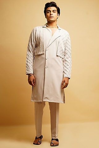 Chalk White Lapel Kurta Set With Jacket by KHUSHBOO CHUGH MEN