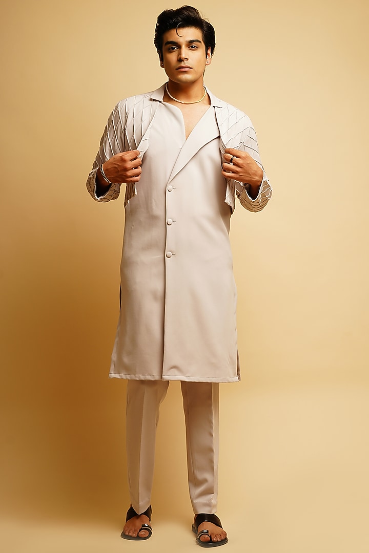 Chalk White Lapel Kurta Set With Jacket by KHUSHBOO CHUGH MEN at Pernia's Pop Up Shop