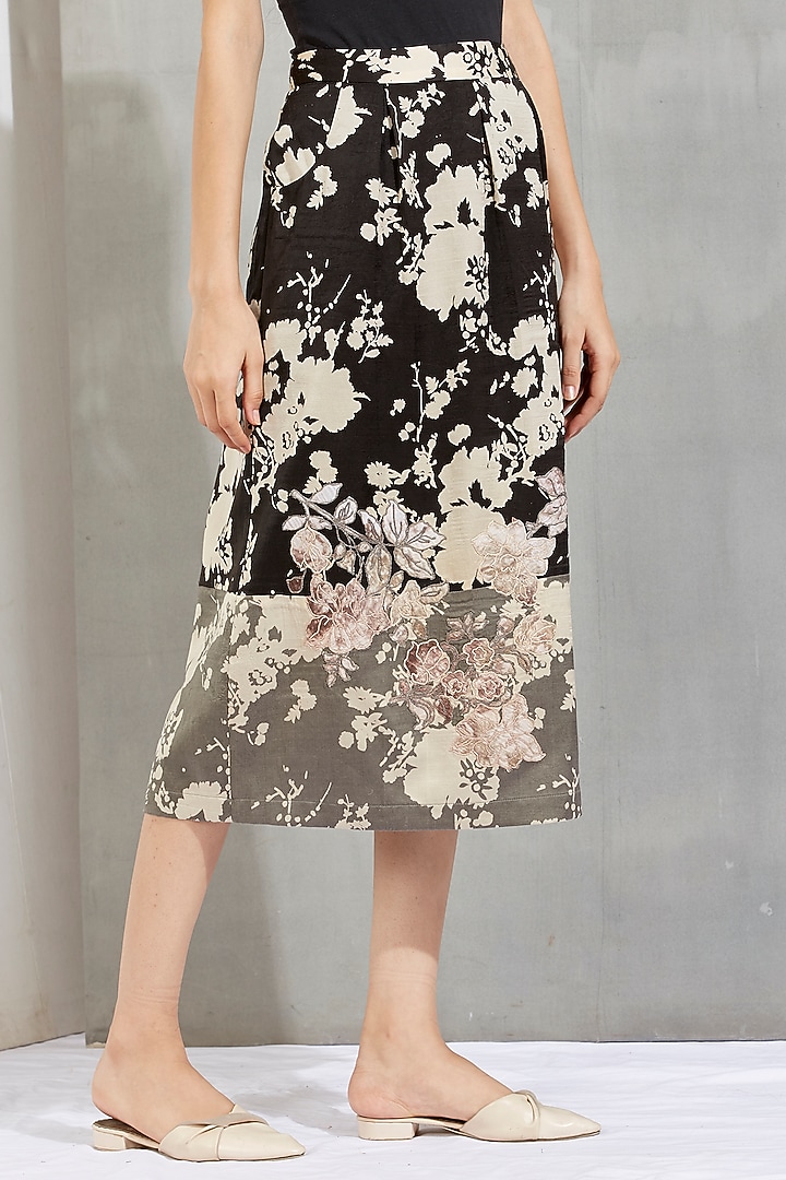 Black Printed Box Pleated Skirt by Kavita Bhartia at Pernia's Pop Up Shop