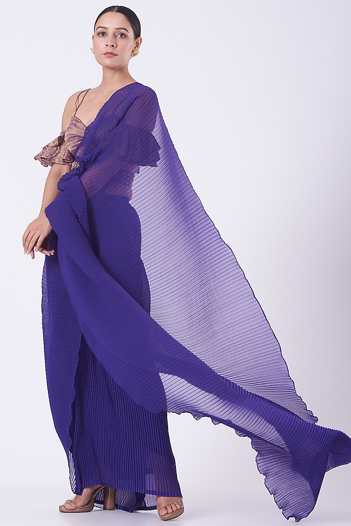 Clear Purple Crinkle Georgette Pre-Stitched Saree Set by Kavita Bhartia