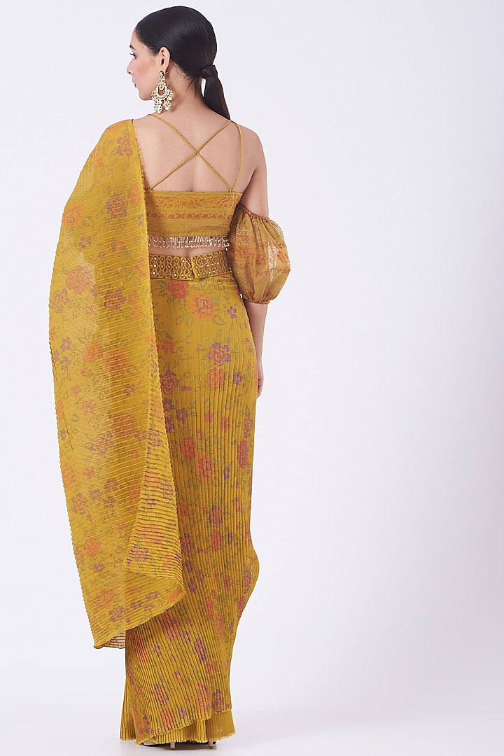 Ochre Georgette Pre-Stitched Wedding Saree Set by Kavita Bhartia at Pernia's Pop Up Shop