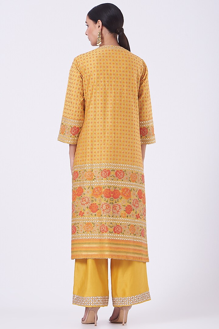 Marigold Yellow Embroidered Straight Kurta Set by Kavita Bhartia at Pernia's Pop Up Shop