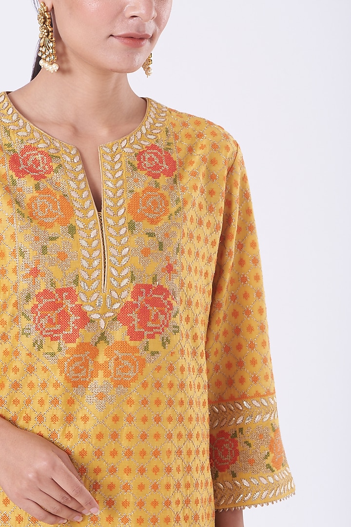 Marigold Yellow Embroidered Straight Kurta Set by Kavita Bhartia at Pernia's Pop Up Shop