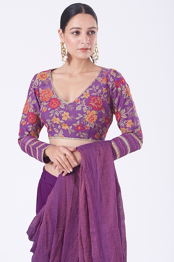 Plum Purple Crinkle Georgette Pre-Stitched Wedding Saree Set by Kavita Bhartia at Pernia's Pop Up Shop