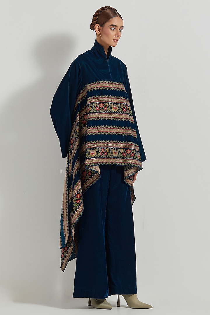 Teal Velvet Embroidered Tunic Set by Kavita Bhartia at Pernia's Pop Up Shop