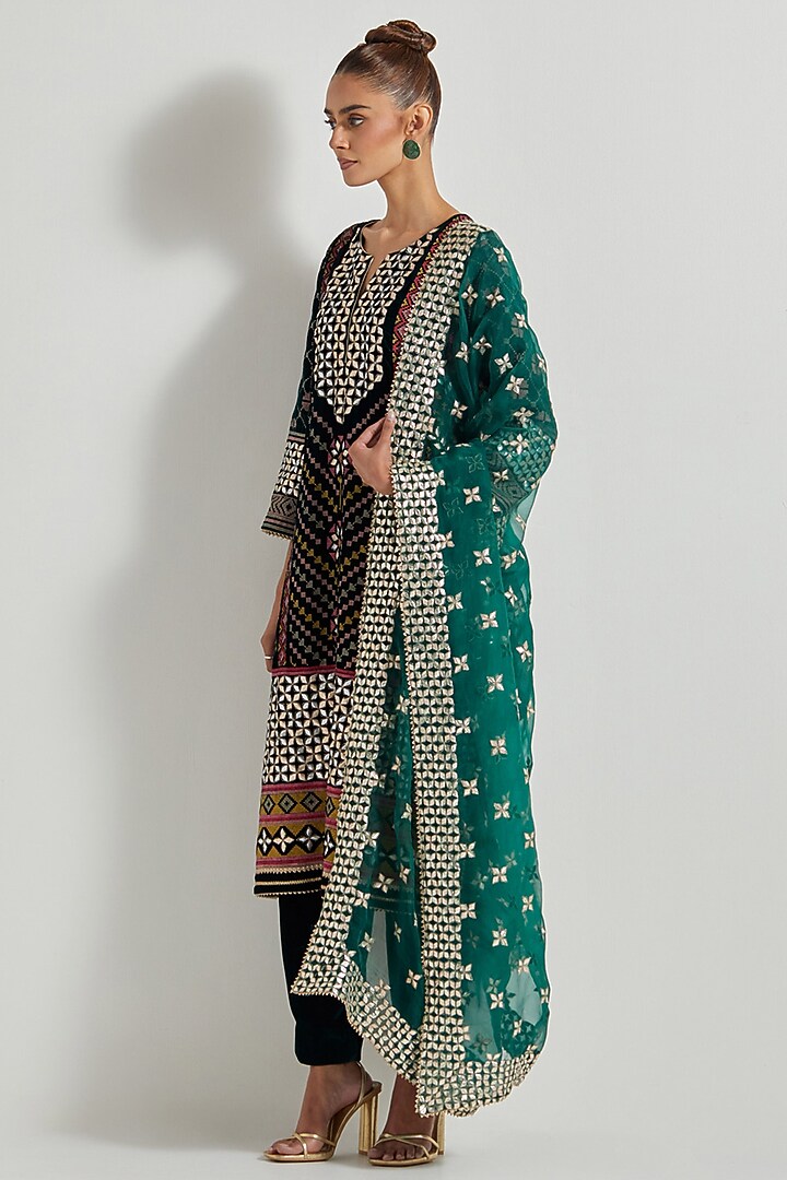 Bottle Green Velvet Gota Patti Embroidered Kurta Set by Kavita Bhartia at Pernia's Pop Up Shop