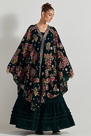 Bottle Green Velvet Hand Embroidered Cape Set by Kavita Bhartia