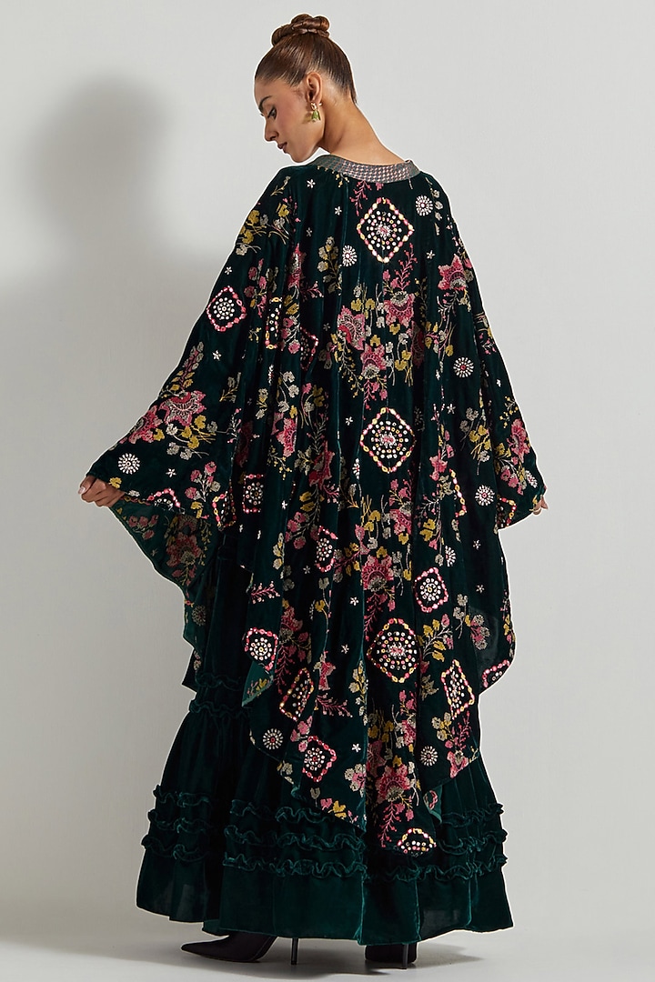 Bottle Green Velvet Hand Embroidered Cape Set by Kavita Bhartia at Pernia's Pop Up Shop