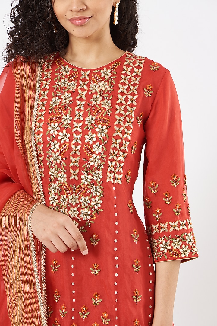 Red Organza Textured Wedding Sharara Set by Kavita Bhartia at Pernia's Pop Up Shop