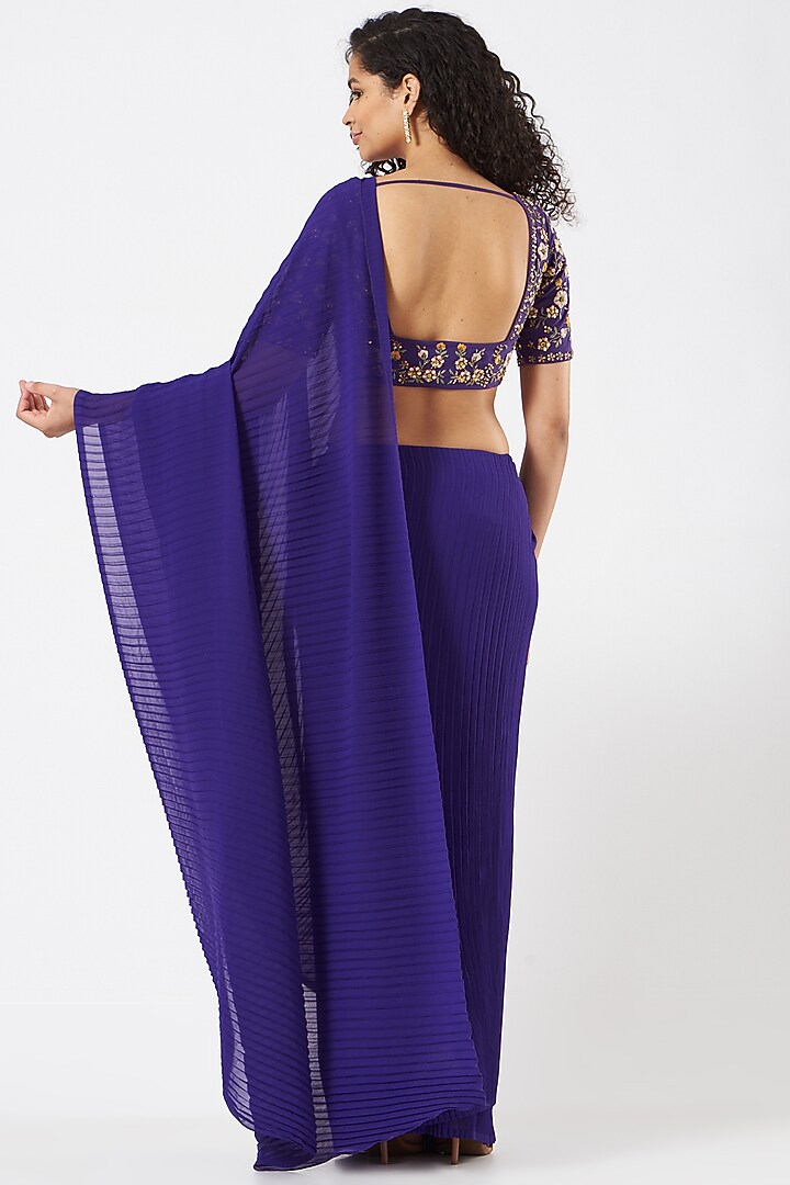 Purple Crinkle Georgette Pre-Stitched Wedding Saree Set by Kavita Bhartia at Pernia's Pop Up Shop